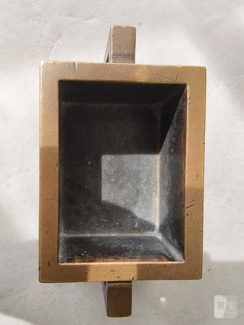 A rectangular twin-handled bronze censer with fitted bronze stand - 图17